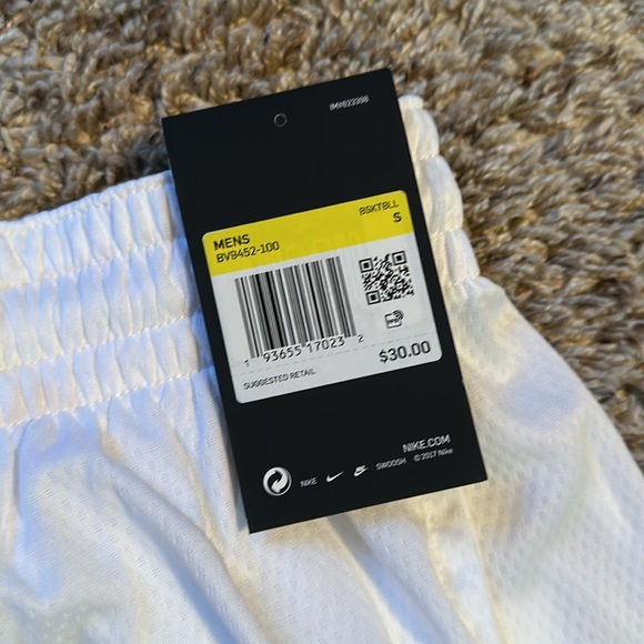 Men’s Nike Dri-Fit Shorts - NWT - Picture 2 of 3